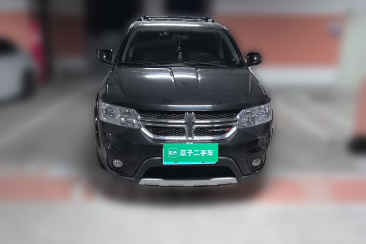 Used Dodge Journey 2013 2.4L Two-Wheel Drive Luxury Version Front