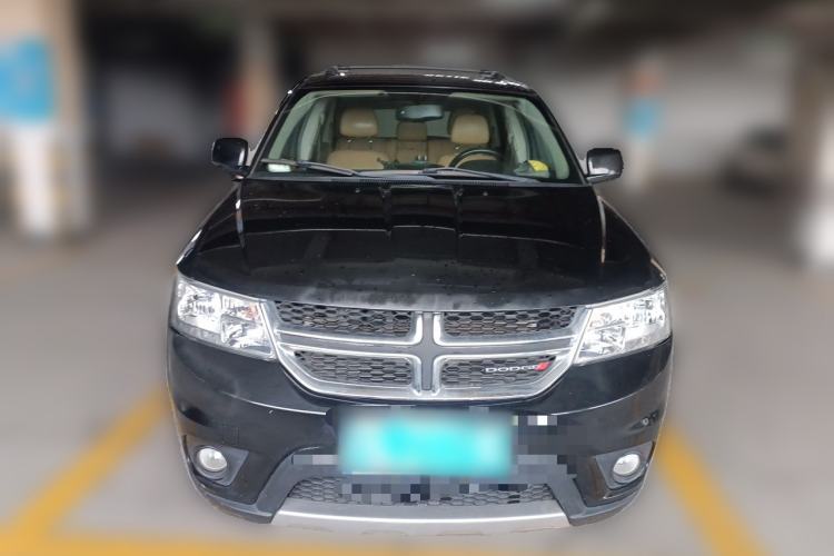 Used Dodge Journey 2013 2.4L Two-Wheel Drive Luxury Version Front