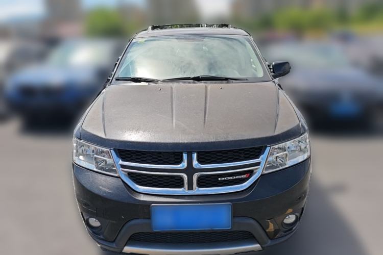 Used Dodge Journey 2013 2.4L Two-Wheel Drive Luxury Version Front