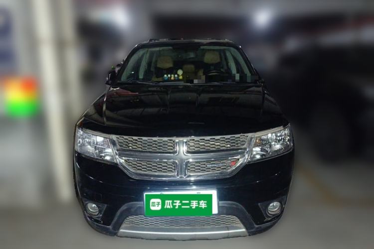 Used Dodge Journey 2013 2.4L Two-Wheel Drive Luxury Version Front