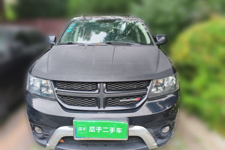 Used Dodge Journey 2013 2.4L Two-Wheel Drive Luxury Version Front