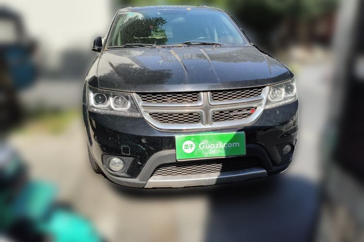 Used Dodge Journey 2013 2.4L Two-Wheel Drive Luxury Version Front