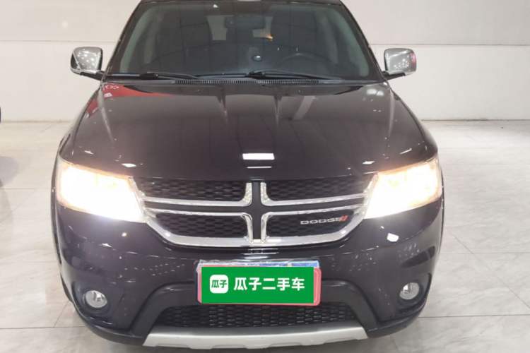Used Dodge Journey 2013 2.4L Two-Wheel Drive Luxury Version Front