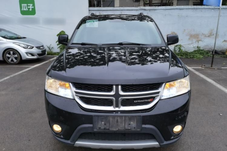 Used Dodge Journey 2013 2.4L Two-Wheel Drive Luxury Version Front