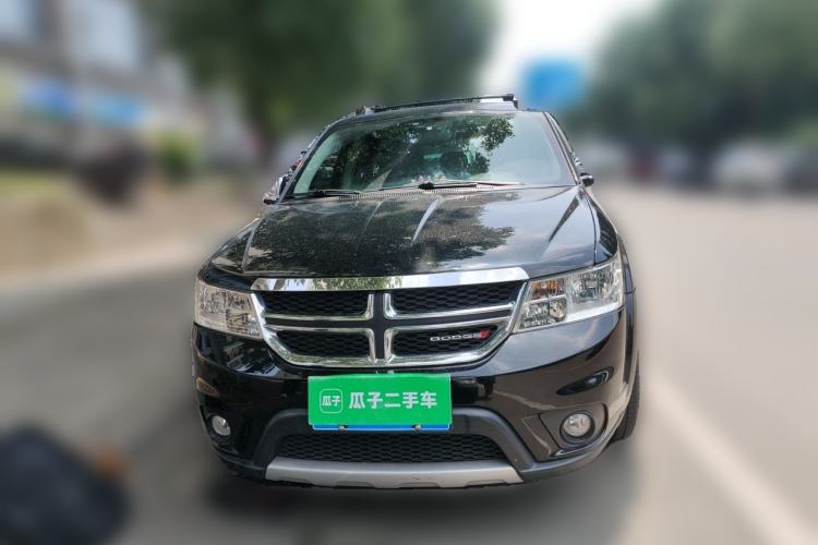 Used Dodge Journey 2013 2.4L Two-Wheel Drive Luxury Version Front