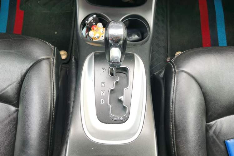 Used Dodge Journey 2013 2.4L Two-Wheel Drive Luxury Version Gear Lever