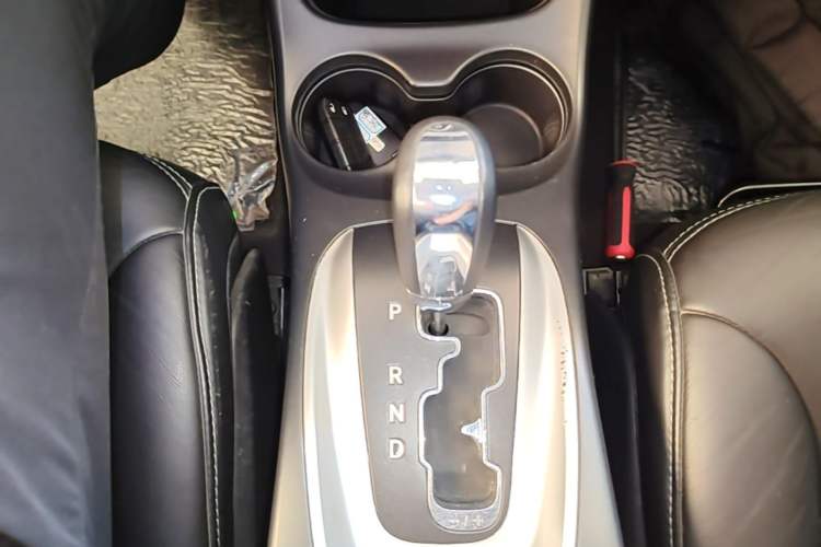 Used Dodge Journey 2013 2.4L Two-Wheel Drive Luxury Version Gear Lever