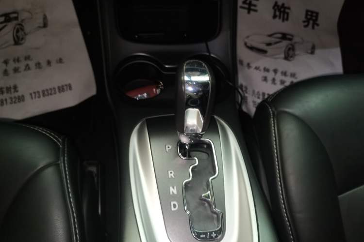 Used Dodge Journey 2013 2.4L Two-Wheel Drive Luxury Version Gear Lever
