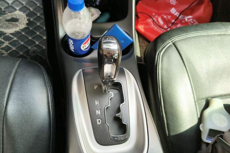 Used Dodge Journey 2013 2.4L Two-Wheel Drive Luxury Version Gear Lever