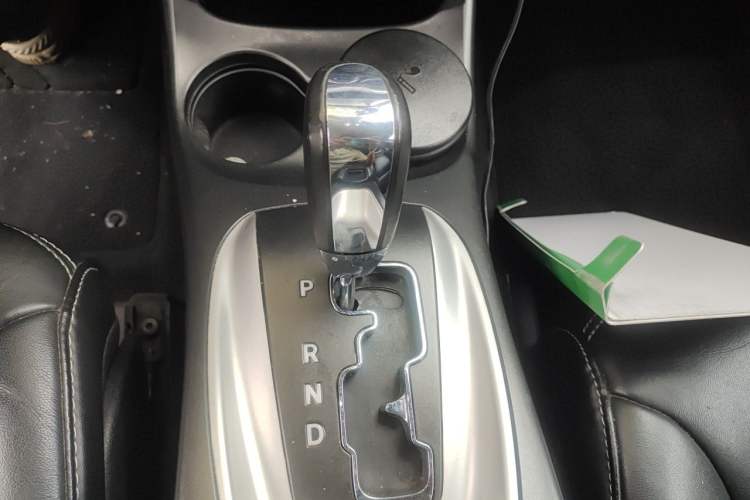Used Dodge Journey 2013 2.4L Two-Wheel Drive Luxury Version Gear Lever