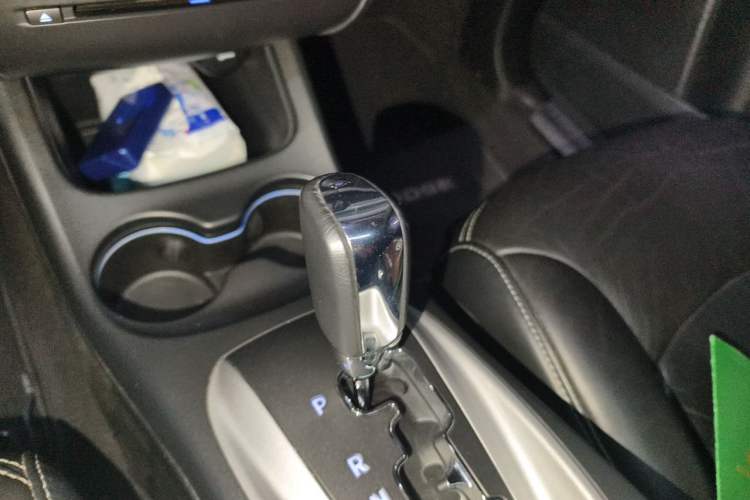 Used Dodge Journey 2013 2.4L Two-Wheel Drive Luxury Version Gear Lever