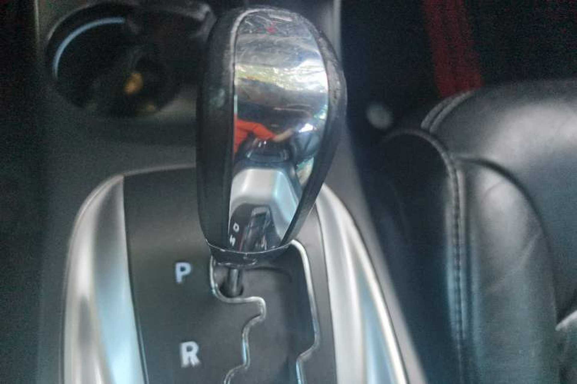 Used Dodge Journey 2013 2.4L Two-Wheel Drive Luxury Version Gear Lever
