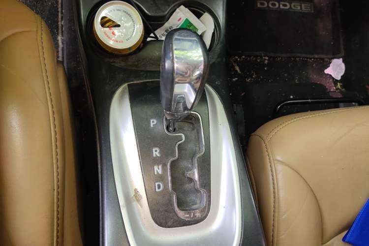 Used Dodge Journey 2013 2.4L Two-Wheel Drive Luxury Version Gear Lever