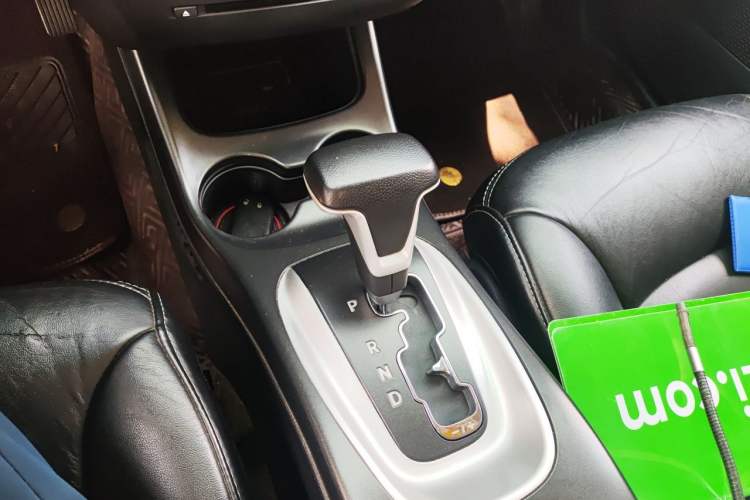 Used Dodge Journey 2013 2.4L Two-Wheel Drive Luxury Version Gear Lever
