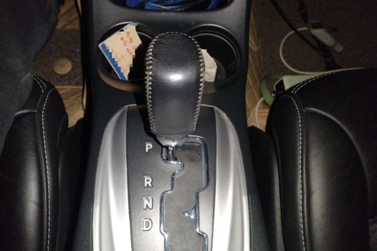 Used Dodge Journey 2013 2.4L Two-Wheel Drive Luxury Version Gear Lever
