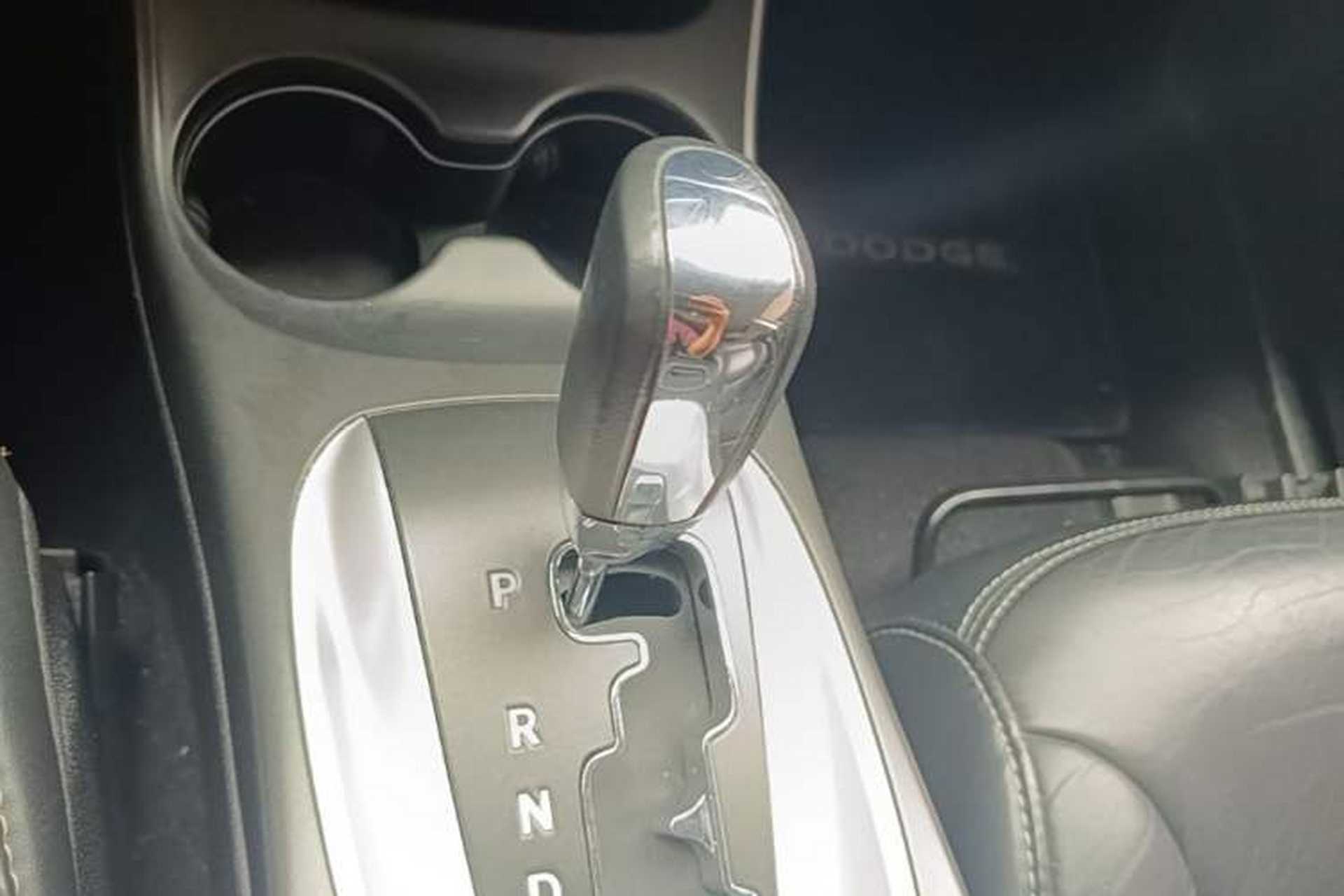 Used Dodge Journey 2013 3.6L Four-Wheel Drive Flagship Edition Gear Lever