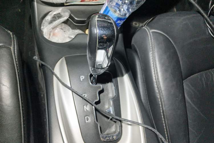 Used Dodge Journey 2013 3.6L Four-Wheel Drive Flagship Edition Gear Lever