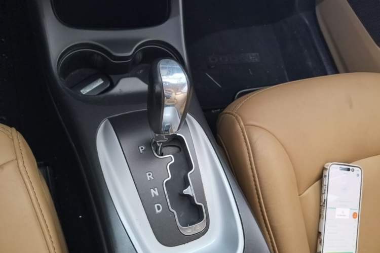 Used Dodge Journey 2013 2.4L Two-Wheel Drive Luxury Version Gear Lever