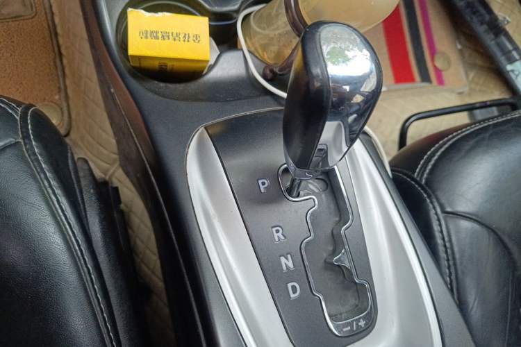 Used Dodge Journey 2013 2.4L Two-Wheel Drive Luxury Version Gear Lever