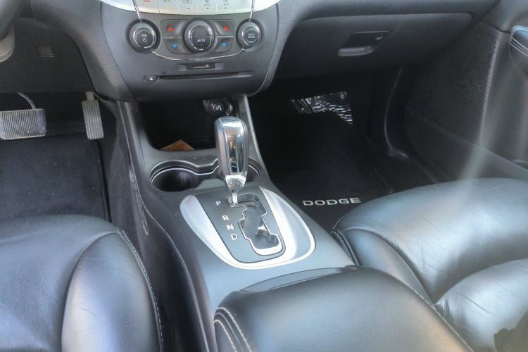 Used Dodge Journey 2013 2.4L Two-Wheel Drive Luxury Version Gear Lever