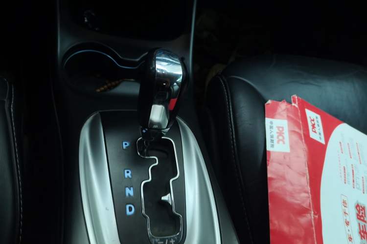Used Dodge Journey 2013 2.4L Two-Wheel-Drive Smart Edition Gear Lever