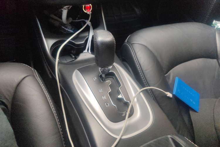 Used Dodge Journey 2013 2.4L Two-Wheel Drive Luxury Version Gear Lever