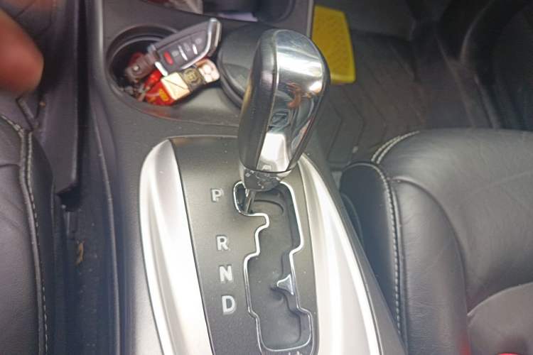 Used Dodge Journey 2013 2.4L Two-Wheel Drive Luxury Version Gear Lever