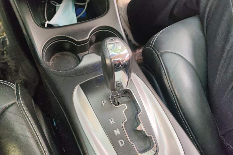 Used Dodge Journey 2013 2.4L Two-Wheel Drive Luxury Version Gear Lever
