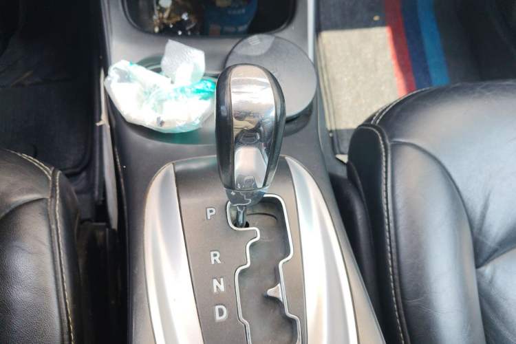 Used Dodge Journey 2013 2.4L Two-Wheel Drive Luxury Version Gear Lever