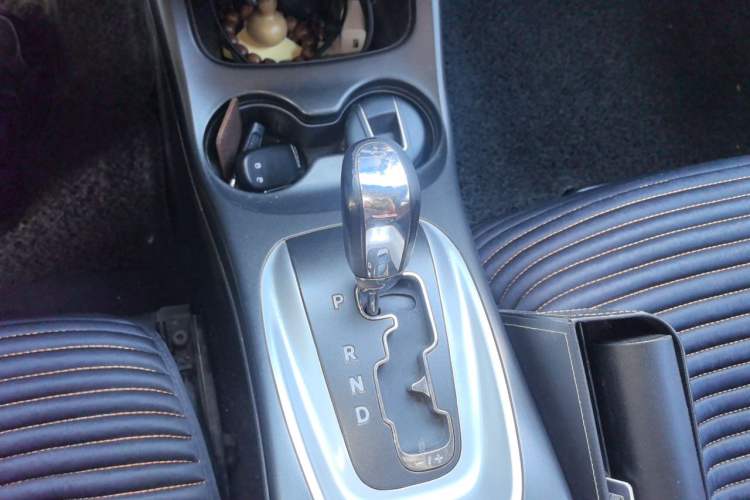 Used Dodge Journey 2013 2.4L Two-Wheel Drive Luxury Version Gear Lever