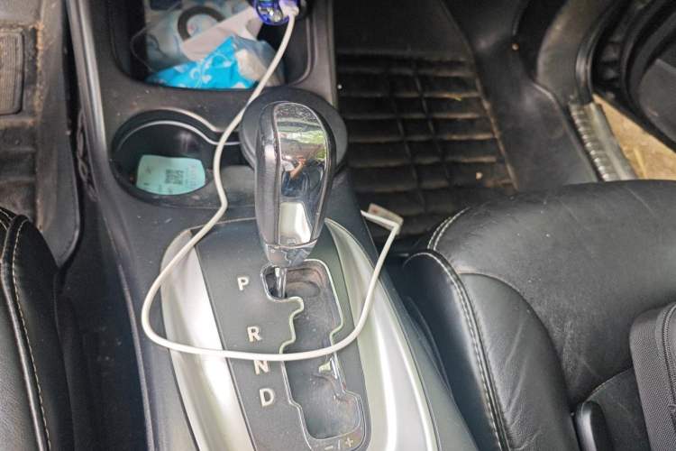 Used Dodge Journey 2013 2.4L Two-Wheel Drive Luxury Version Gear Lever