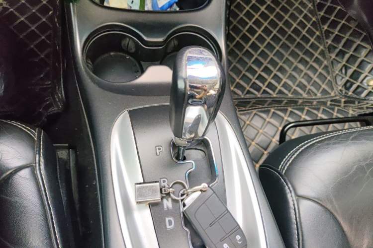 Used Dodge Journey 2013 2.4L Two-Wheel Drive Luxury Version Gear Lever