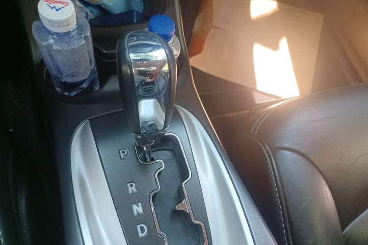 Used Dodge Journey 2013 2.4L Two-Wheel Drive Luxury Version Gear Lever