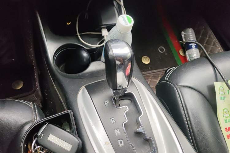 Used Dodge Journey 2013 2.4L Two-Wheel Drive Luxury Version Gear Lever