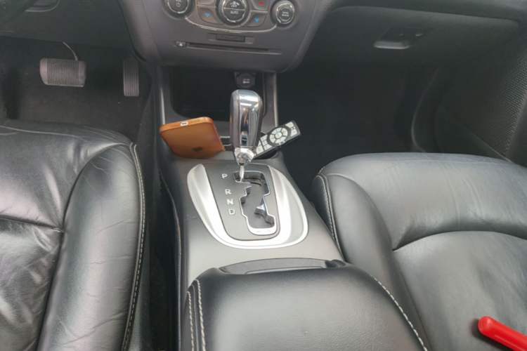 Used Dodge Journey 2013 2.4L Two-Wheel Drive Luxury Version Gear Lever