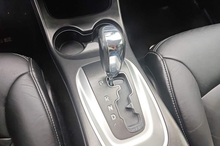 Used Dodge Journey 2013 2.4L Two-Wheel Drive Luxury Version Gear Lever