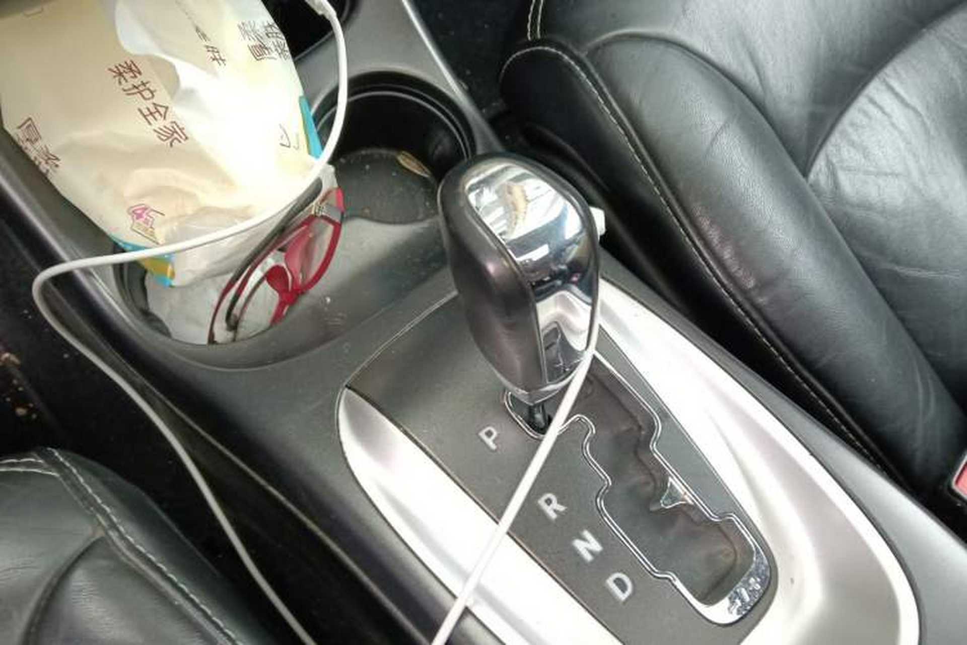 Used Dodge Journey 2013 2.4L Two-Wheel Drive Luxury Version Gear Lever