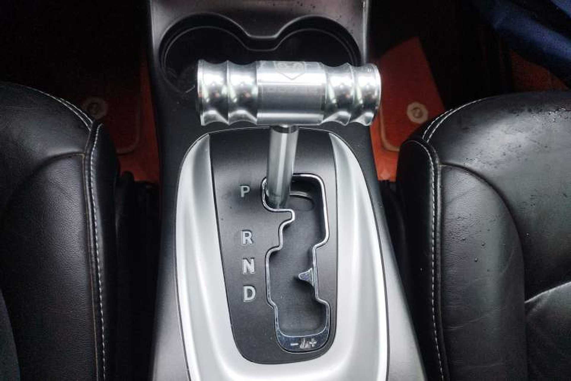 Used Dodge Journey 2013 2.4L Two-Wheel Drive Luxury Version Gear Lever