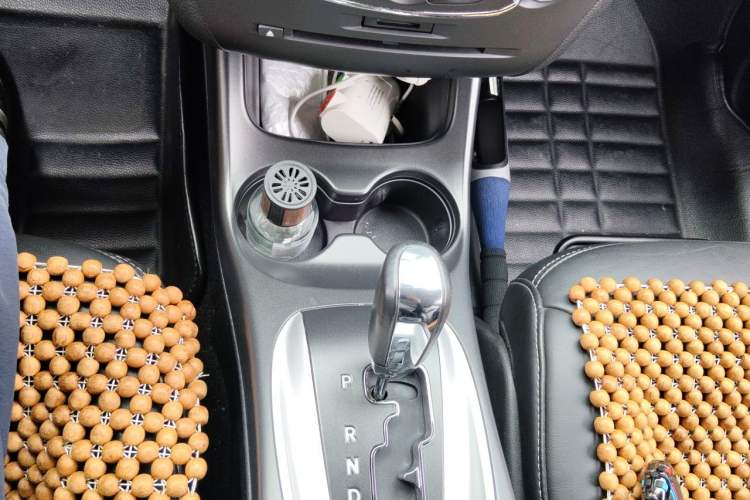 Used Dodge Journey 2013 2.4L Two-Wheel Drive Luxury Version Gear Lever