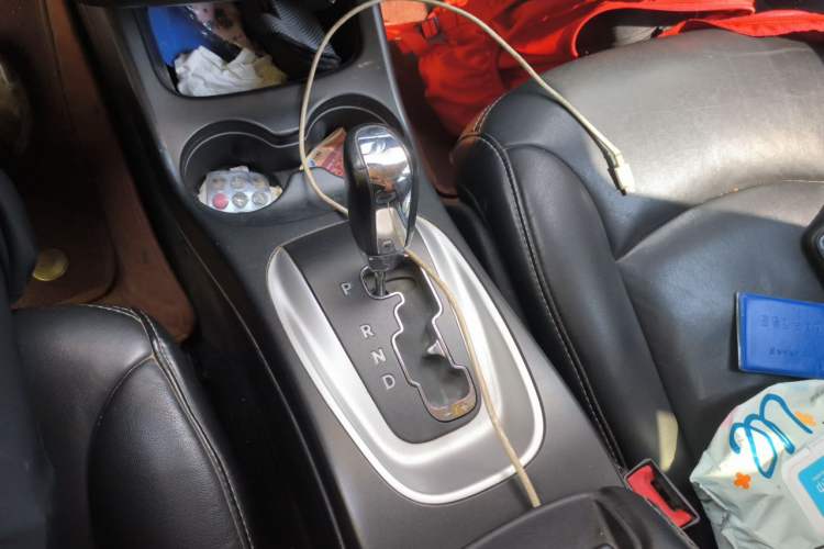 Used Dodge Journey 2013 2.4L Two-Wheel Drive Luxury Version Gear Lever