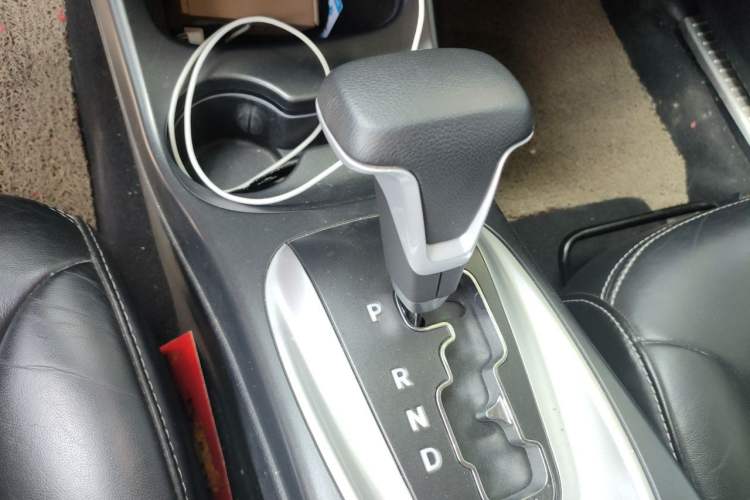 Used Dodge Journey 2013 2.4L Two-Wheel Drive Luxury Version Gear Lever