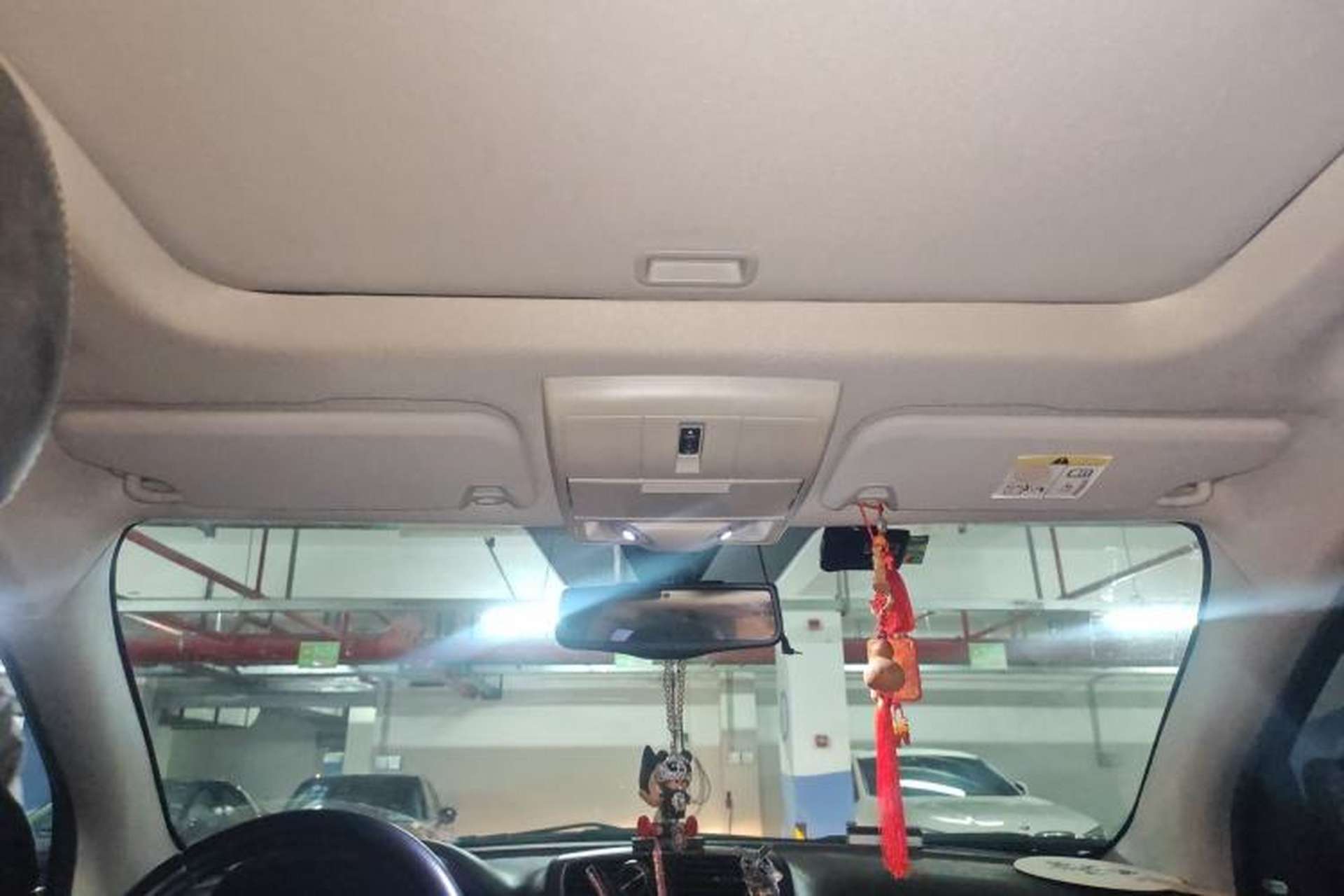Used Dodge Journey 2013 2.4L Two-Wheel Drive Luxury Version Headliner