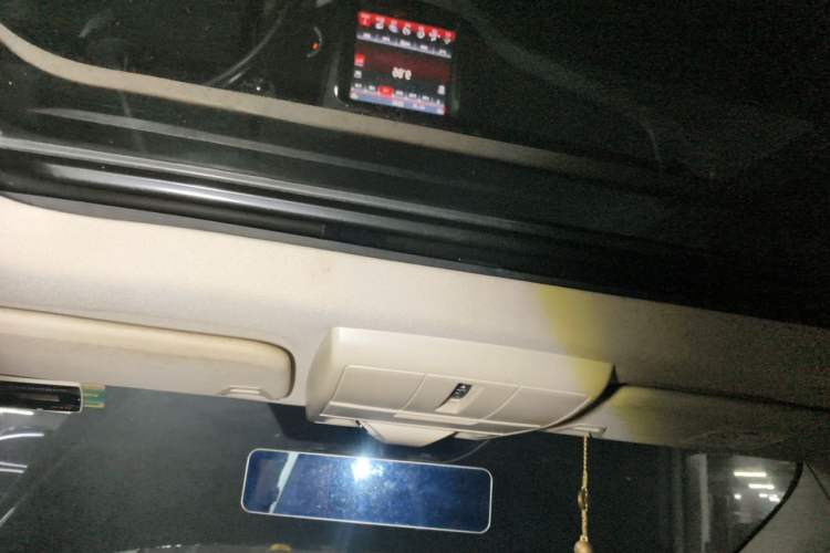 Used Dodge Journey 2013 3.6L Four-Wheel Drive Flagship Edition Headliner