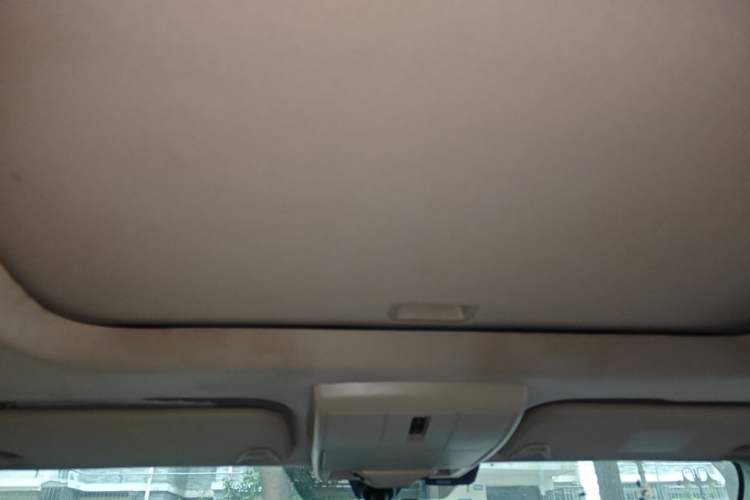 Used Dodge Journey 2013 2.4L Two-Wheel Drive Luxury Version Headliner