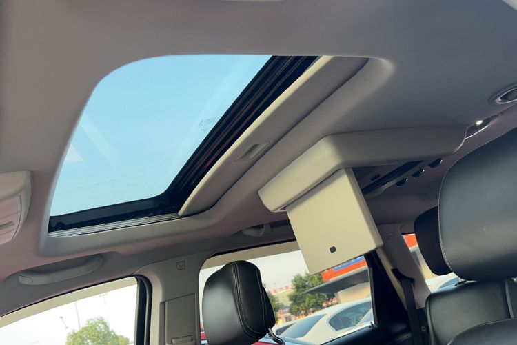 Used Dodge Journey 2013 2.4L Two-Wheel Drive Luxury Version Headliner