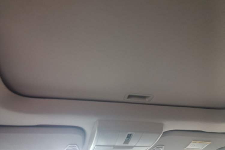Used Dodge Journey 2013 2.4L Two-Wheel Drive Luxury Version Headliner