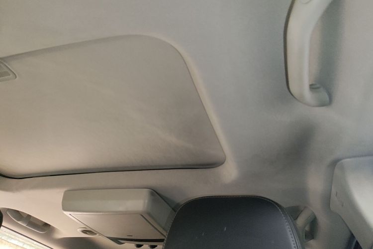 Used Dodge Journey 2013 2.4L Two-Wheel Drive Luxury Version Headliner