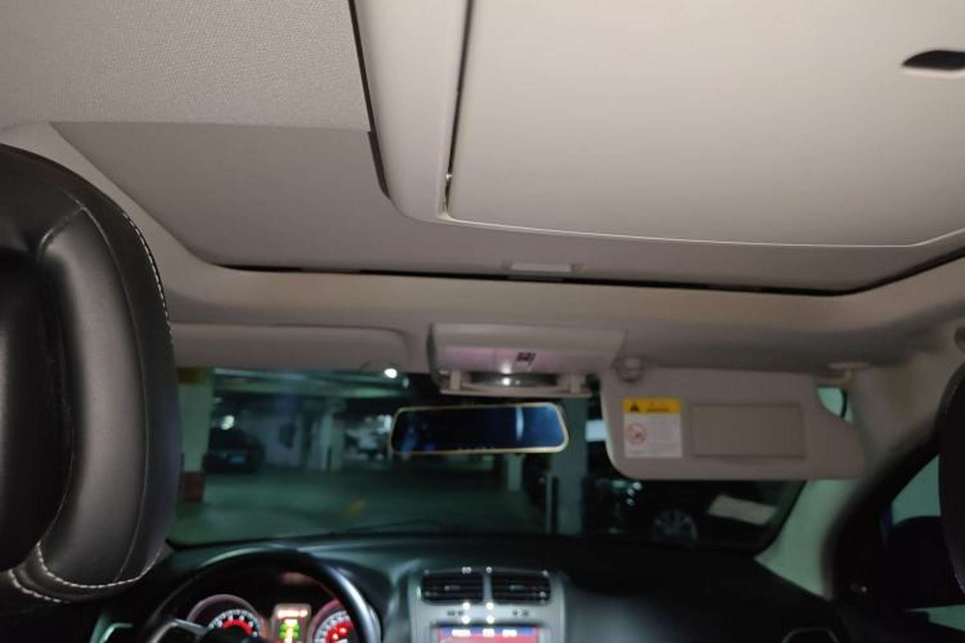 Used Dodge Journey 2013 2.4L Two-Wheel Drive Luxury Version Headliner