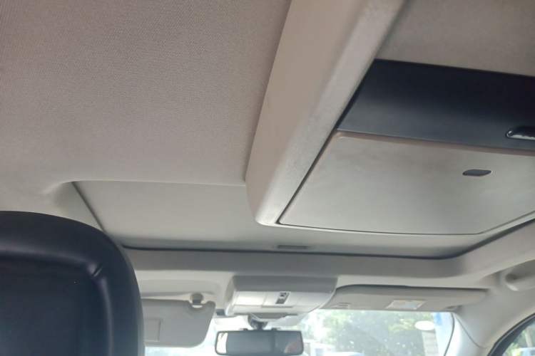 Used Dodge Journey 2013 2.4L Two-Wheel Drive Luxury Version Headliner