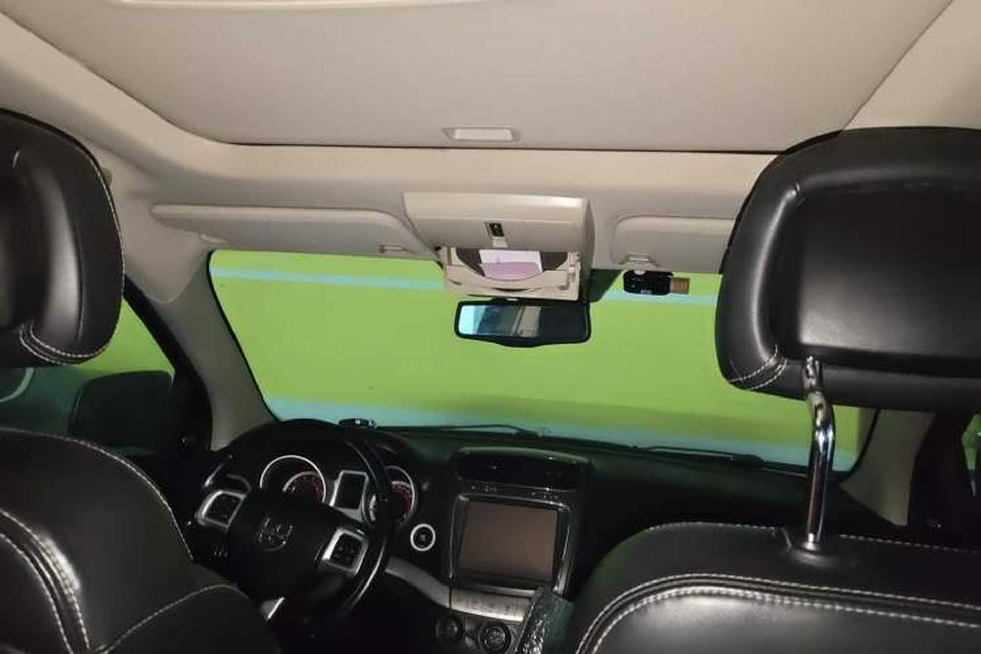 Used Dodge Journey 2013 2.4L Two-Wheel Drive Luxury Version Headliner